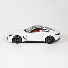 Lade das Bild in den Galerie-Viewer, Mercedes-AMG GT 63, C192 opalithweiß - NZG 1:18