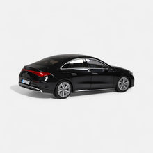 Lade das Bild in den Galerie-Viewer, Mercedes-Benz CLA Coupé HEV kosmosschwarz- NZG 1:18