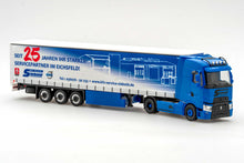 Lade das Bild in den Galerie-Viewer, Renault T Gardinenplanen Sattelzug - "Trucker Babe" Anne Laufer - Herpa 1:87