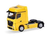 Lade das Bild in den Galerie-Viewer, Mercedes-Benz Actros `18 Bigspace Zugmaschine, rapsgelb- Herpa 1:87