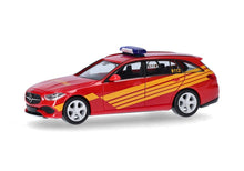 Lade das Bild in den Galerie-Viewer, Mercedes-Benz C-Klasse T-Modell Kommandowagen "Feuerwehr" - Herpa 1:87