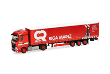 Lade das Bild in den Galerie-Viewer, Mercedes-Benz Actros Streamspace Gardinenplanen-Sattelzug "Riga Mainz" - Herpa 1:87
