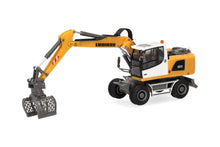 Lade das Bild in den Galerie-Viewer, Liebherr Mobilbagger A920 (mit drei Anbaugeräten) - Herpa 1:87