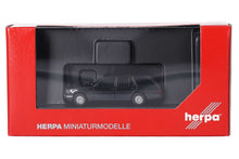 Lade das Bild in den Galerie-Viewer, Herpa Basic: Mercedes-Benz E-Klasse T-Modell (124), schwarz - Herpa 1:87