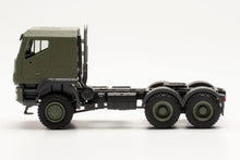 Lade das Bild in den Galerie-Viewer, Iveco Trakker geschützt 6×6 Sattelzugmaschine „Bundeswehr" - Herpa 1:87