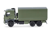 Lade das Bild in den Galerie-Viewer, Mercedes-Benz Arocs 6x6 Pritsche/Plane, undekoriert - Herpa 1:87