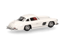 Lade das Bild in den Galerie-Viewer, Mercedes-Benz 300 SL Flügeltürer, weiß - Herpa 1:87