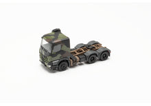 Lade das Bild in den Galerie-Viewer, Mercedes-Benz Arocs 6x4 Zugmaschine "Bundeswehr", flecktarn - Herpa 1:87