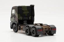 Lade das Bild in den Galerie-Viewer, Mercedes-Benz Arocs 6x4 Zugmaschine "Bundeswehr", flecktarn - Herpa 1:87