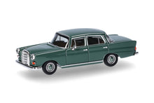 Lade das Bild in den Galerie-Viewer, Mercedes-Benz 200 Heckflosse, moosgrün - Herpa 1:87
