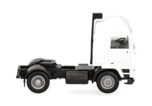Lade das Bild in den Galerie-Viewer, Volvo F10 Globetrotter Zugmaschine 2achs, weiß - Herpa 1:87