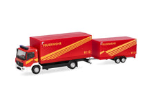 Lade das Bild in den Galerie-Viewer, Mercedes-Benz Atego `13 Planen-LKW mit Planen-Anhänger "Feuerwehr GW Logistik" - Herpa 1:87