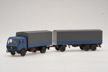 Lade das Bild in den Galerie-Viewer, Mercedes-Benz NG Pritschenhängerzug - azurblau - Wiking 1:87