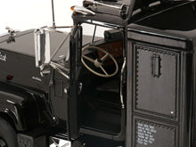 Lade das Bild in den Galerie-Viewer, Mack RL 700L Convoy „Rubber Duck“ R.D. Trucking, 1974, schwarz - Road Kings 1:18