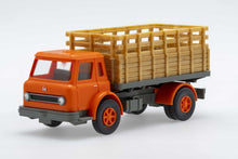 Lade das Bild in den Galerie-Viewer, Gitteraufbau-Lkw (Int. Harvester), orange - Wiking 1:87