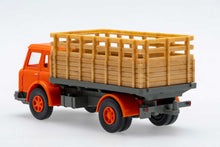Lade das Bild in den Galerie-Viewer, Gitteraufbau-Lkw (Int. Harvester), orange - Wiking 1:87