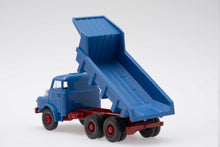 Lade das Bild in den Galerie-Viewer, Muldenkipper (MAN), brillantblau - Wiking 1:87