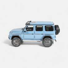 Lade das Bild in den Galerie-Viewer, Mercedes-AMG G 63 4x4² Standard vintage blau
