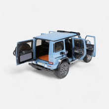 Lade das Bild in den Galerie-Viewer, Mercedes-AMG G 63 4x4² Standard vintage blau