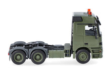 Lade das Bild in den Galerie-Viewer, Mercedes-Benz Actros L (96) MP1 Zugmaschine 3achs (6x4), olivgrün (Belgien) - Herpa 1:87