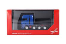 Lade das Bild in den Galerie-Viewer, MAN TGX GX Schwerlastzugmaschine 4achs, enzianblau - Herpa 1:87