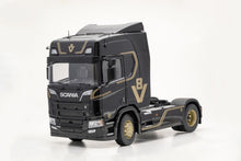 Lade das Bild in den Galerie-Viewer, Scania R-Serie Topline schwarz 2019 - Premium ClassiXXs 1:18