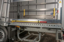 Lade das Bild in den Galerie-Viewer, Thominbend Klemmbretthalterung für Lkw ab 7,5t (Paar)