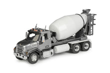 Lade das Bild in den Galerie-Viewer, MACK Granite mit Fahrmischer - Conrad 1:50
