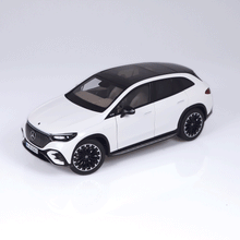 Lade das Bild in den Galerie-Viewer, Mercedes-Benz EQE AMG Line SUV diamantweiß metallic - NZG 1:18
