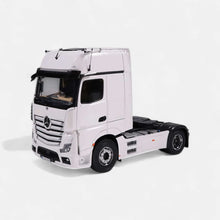 Lade das Bild in den Galerie-Viewer, Mercedes-Benz Actros L weiß mit Design - NZG 1:18
