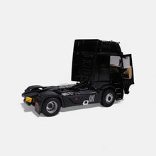 Lade das Bild in den Galerie-Viewer, Mercedes-Benz Actros L schwarz mit Design - NZG 1:18
