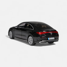 Lade das Bild in den Galerie-Viewer, Mercedes-Benz CLA Coupé HEV kosmosschwarz- NZG 1:18
