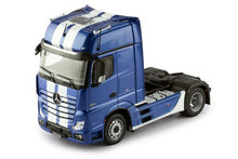 Lade das Bild in den Galerie-Viewer, Mercedes-Benz Actros MP4 blau - IXO 1:43

