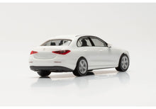 Lade das Bild in den Galerie-Viewer, Mercedes-Benz C-Klasse Limousine, polarweiß  - Herpa 1:87
