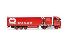 Lade das Bild in den Galerie-Viewer, Mercedes-Benz Actros Streamspace Gardinenplanen-Sattelzug "Riga Mainz" - Herpa 1:87

