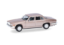 Lade das Bild in den Galerie-Viewer, Jaguar XJ Series III, Topaz - Herpa 1:87

