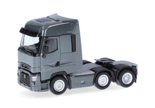Lade das Bild in den Galerie-Viewer, Renault T Facelift Zugmaschine 3achs (6x2), grau - Herpa 1:87
