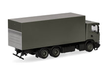 Lade das Bild in den Galerie-Viewer, Scania XT17 Koffer-LKW 3achs "Schwedische Armee" - Herpa 1:87
