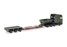 Lade das Bild in den Galerie-Viewer, Scania CR 20 HD Tieflade-Sattelzug "Dänische Armee" (DK) - Herpa 1:87
