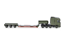 Lade das Bild in den Galerie-Viewer, Scania CR 20 HD Tieflade-Sattelzug "Dänische Armee" (DK) - Herpa 1:87
