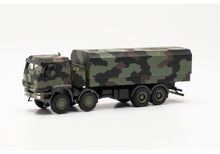 Lade das Bild in den Galerie-Viewer, Iveco Trakker 8x8 geschützt Pritschen-LKW, Flecktarndesign - Herpa 1:87
