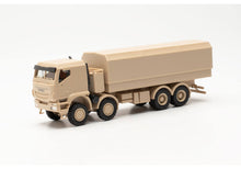 Lade das Bild in den Galerie-Viewer, Iveco Trakker 8x8 geschützt Pritschen-LKW sandbeige - Herpa 1:87
