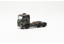 Lade das Bild in den Galerie-Viewer, Mercedes-Benz Arocs 6x4 Zugmaschine "Bundeswehr", flecktarn - Herpa 1:87
