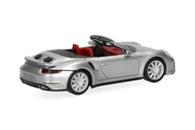 Lade das Bild in den Galerie-Viewer, Porsche 911 (991) Turbo Cabrio, dolomitsilber - Herpa 1:87
