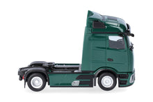 Lade das Bild in den Galerie-Viewer, Mercedes-Benz Actros L Procabin Streamspace Zugmaschine 2achs, moosgrün - Herpa 1:87
