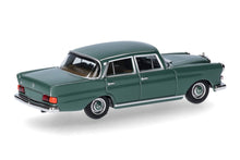 Lade das Bild in den Galerie-Viewer, Mercedes-Benz 200 Heckflosse, moosgrün - Herpa 1:87
