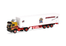 Lade das Bild in den Galerie-Viewer, Mercedes-Benz SK '88 Koffer-Sattelzug "Uwe Harms International" - Herpa 1:87
