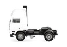 Lade das Bild in den Galerie-Viewer, Volvo F10 Globetrotter Zugmaschine 2achs, weiß - Herpa 1:87
