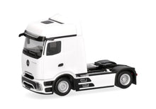 Lade das Bild in den Galerie-Viewer, Mercedes-Benz Actros L ProCabin Bigspace Zugmaschine 2achs, weiß - Herpa 1:87
