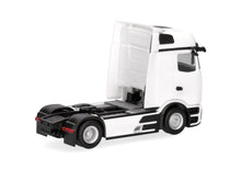 Lade das Bild in den Galerie-Viewer, Mercedes-Benz Actros L ProCabin Bigspace Zugmaschine 2achs, weiß - Herpa 1:87
